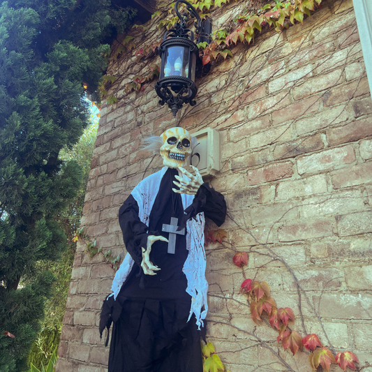 Hanging Halloween Priest - Wholesale